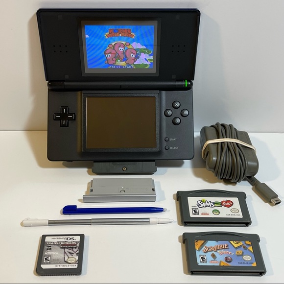 (BUNDLE) Nintendo DS Lite in Blue With 4 Games & Accessories - Picture 2 of 16